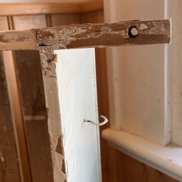 Vintage painted wooden rustic cupboard shelf. - Picture 8 of 12